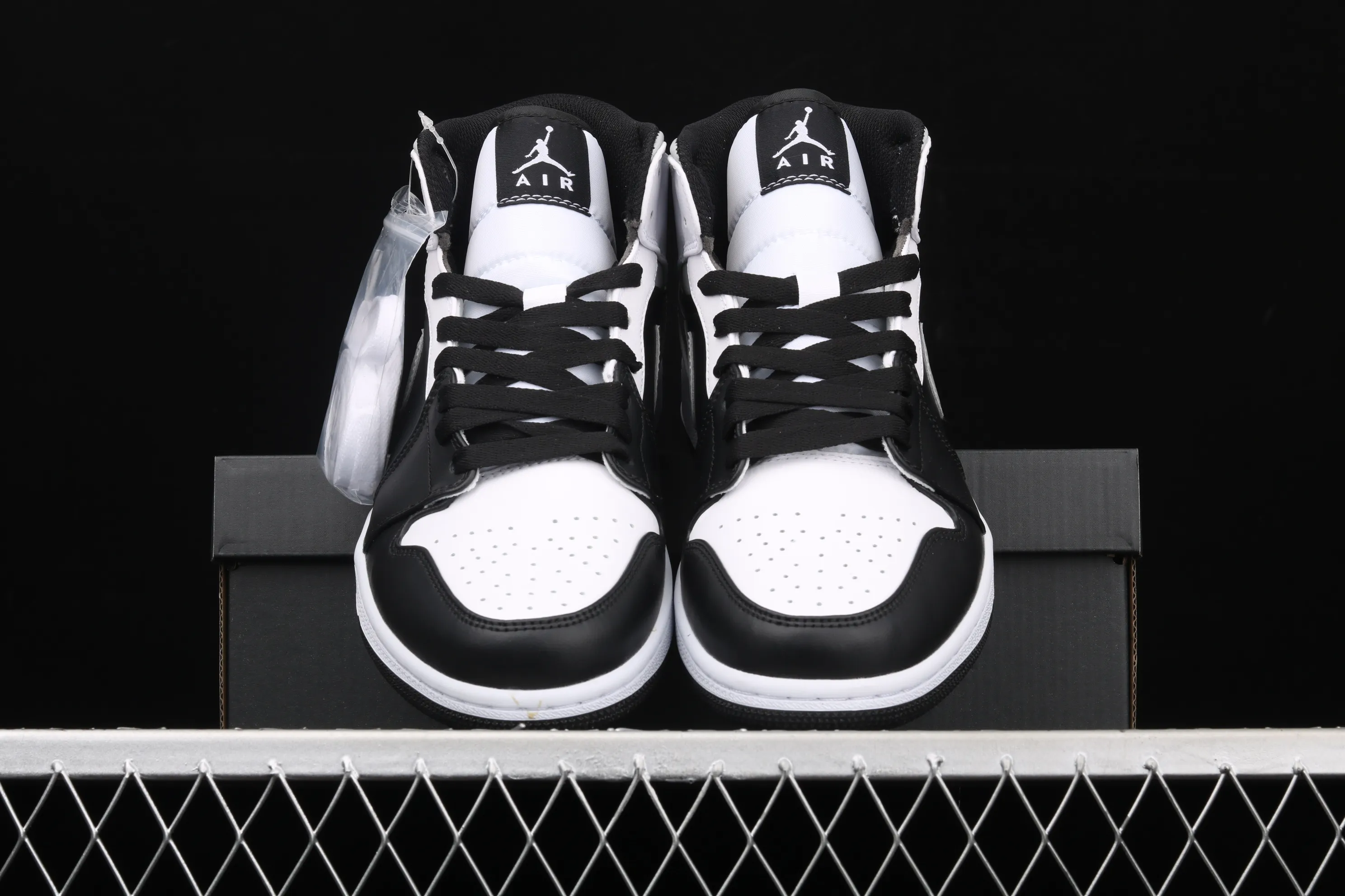 All categories Air Jordan Jordan series basketball shoes Air Jordan 1 Mid Air Jordan 1 Mid AJ1 Joe 1 gray shadow mid-top versatile casual sports shoes 554724-073
